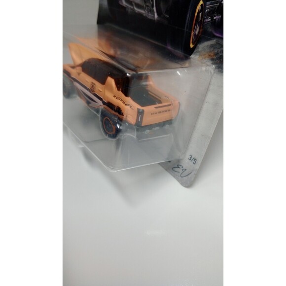 MATCHBOX MOVING PARTS 70 YEARS SPECIAL EDITION 2022 HUMMER EV 3/5 2023 - Picture 4 of 6